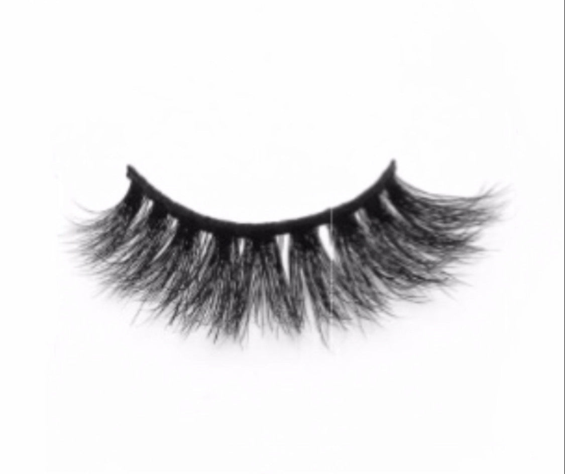 THE LAVISH LASHES